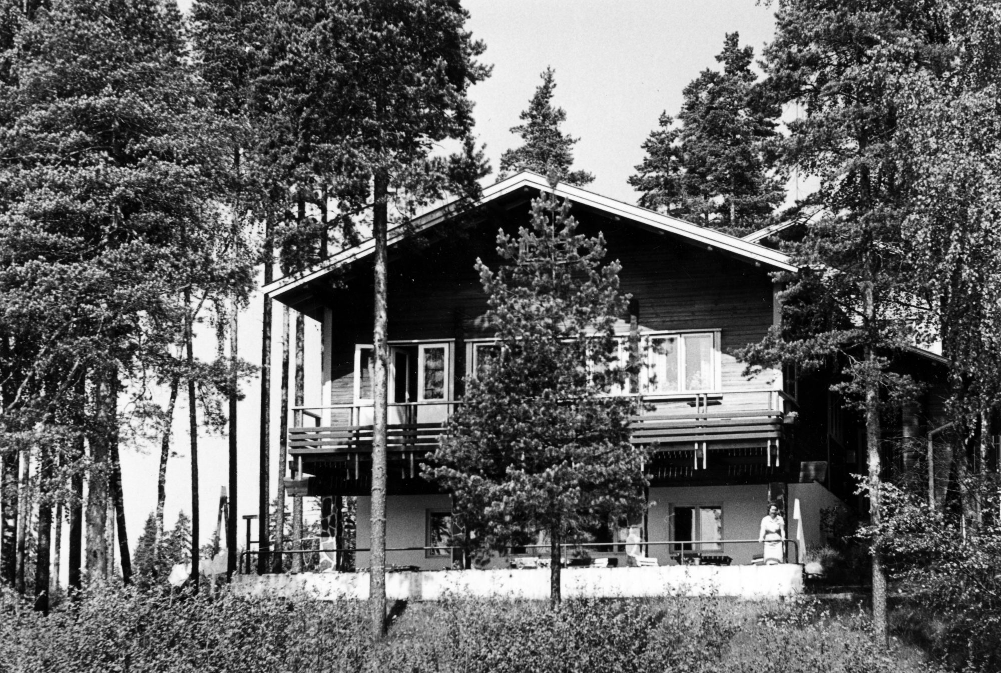 Eerikkilä, opistorakennus järveltä päin, 1950-1960-luku